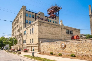 (private lake, pond, creek) Condo For Sale in Milwaukee Wisconsin