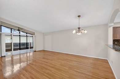 BEST BUY IN VALENCIA ISLES. 3 BEDROOMS OR 2 BEDROOMS AND A DEN - photo 13