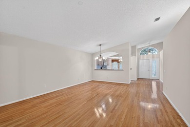 BEST BUY IN VALENCIA ISLES. 3 BEDROOMS OR 2 BEDROOMS AND A DEN - photo 15