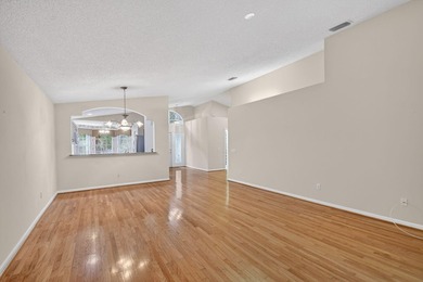 BEST BUY IN VALENCIA ISLES. 3 BEDROOMS OR 2 BEDROOMS AND A DEN - photo 16