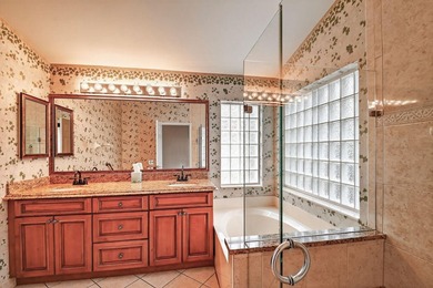 BEST BUY IN VALENCIA ISLES. 3 BEDROOMS OR 2 BEDROOMS AND A DEN - photo 23
