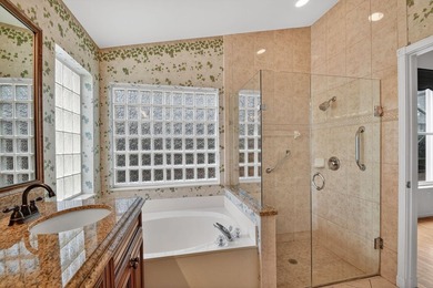 BEST BUY IN VALENCIA ISLES. 3 BEDROOMS OR 2 BEDROOMS AND A DEN - photo 24