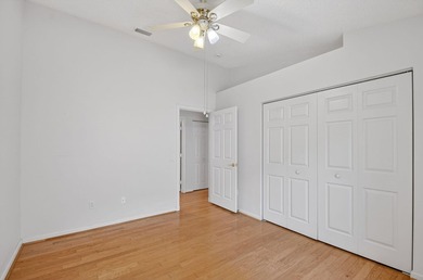 BEST BUY IN VALENCIA ISLES. 3 BEDROOMS OR 2 BEDROOMS AND A DEN - photo 26