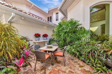 This elegant Sailfish Point estate is ideally positioned on the - photo 7