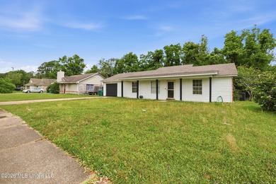 Welcome to your beautifully updated 3-bedroom, 2-bathroom home - photo 5