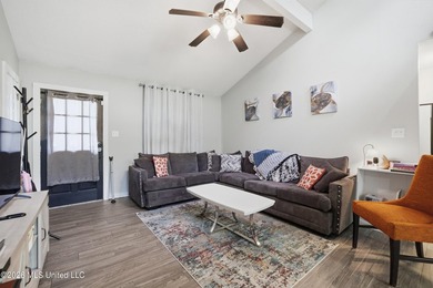 Welcome to your beautifully updated 3-bedroom, 2-bathroom home - photo 7