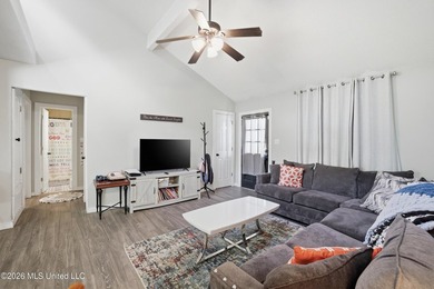Welcome to your beautifully updated 3-bedroom, 2-bathroom home - photo 8
