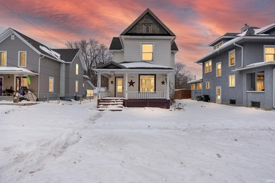 Bixler Lake Home For Sale in Kendallville Indiana