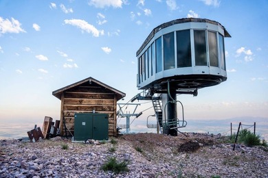 A rare opportunity to acquire Cherry Peak Resort, a - photo 11