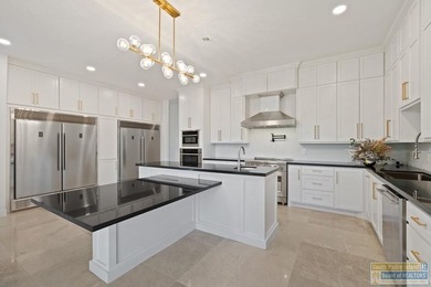 Incredible HOME with lake views on a golf course.Very desirable - photo 13