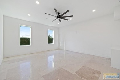 Incredible HOME with lake views on a golf course.Very desirable - photo 20
