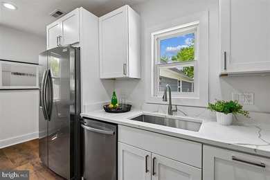 Welcome home to this thoughtfully redesigned home in Eastport - photo 4