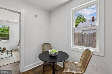 Welcome home to this thoughtfully redesigned home in Eastport - photo 8
