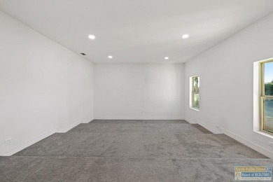Incredible HOME with lake views on a golf course.Very desirable - photo 31