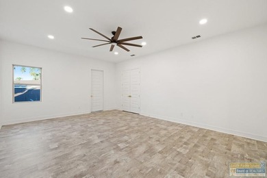 Incredible HOME with lake views on a golf course.Very desirable - photo 32