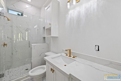 Incredible HOME with lake views on a golf course.Very desirable - photo 35
