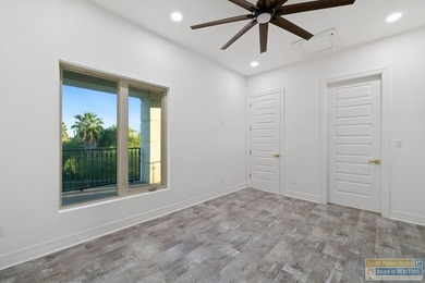 Incredible HOME with lake views on a golf course.Very desirable - photo 38