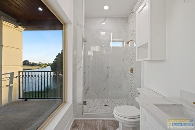 Incredible HOME with lake views on a golf course.Very desirable - photo 40