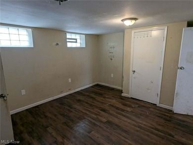 Welcome to 854 E 250th in beautiful Euclid, OH. This property is - photo 27