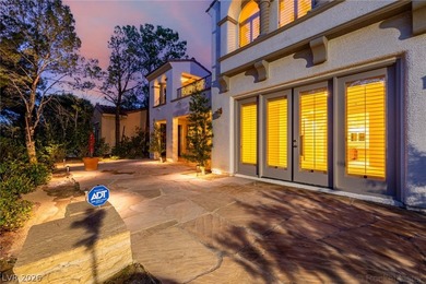 Wake up surrounded by towering pines, championship golf fairways - photo 31