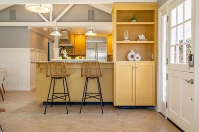 Perfectly positioned on one of the most sought-after streets in - photo 8