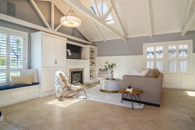 Perfectly positioned on one of the most sought-after streets in - photo 10