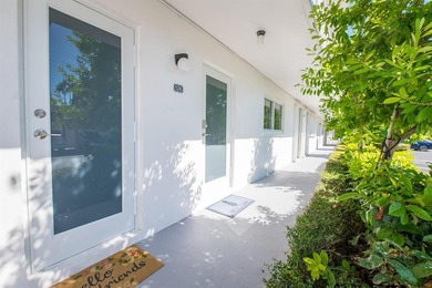 Experience the South Florida lifestyle in this tastefully - photo 3