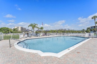 Experience the South Florida lifestyle in this tastefully - photo 10