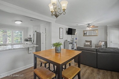 Welcome home to the heart of Bayou View! This beautifully newly - photo 5