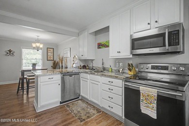 Welcome home to the heart of Bayou View! This beautifully newly - photo 6