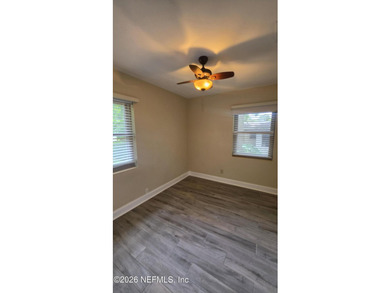 Affordable Florida living at its best! This mint-condition - photo 12