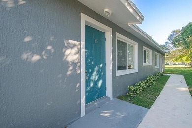 This stunning duplex in Fort Pierce has been fully renovated - photo 2