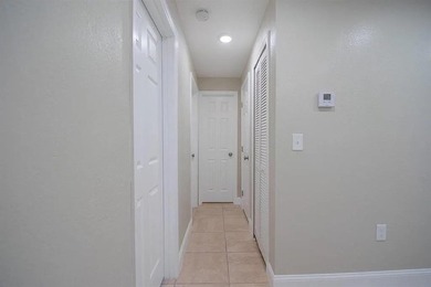 This stunning duplex in Fort Pierce has been fully renovated - photo 9