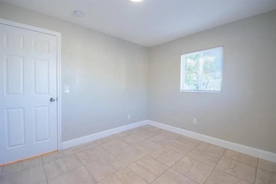 This stunning duplex in Fort Pierce has been fully renovated - photo 10