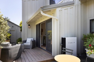 This exquisitely updated townhome enjoys privacy, sunshine, and - photo 25
