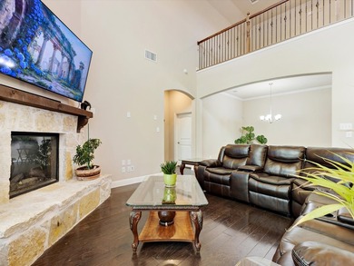 Welcome to this spacious and well-appointed home in Oak Point - photo 9
