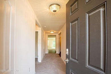 Welcome home to this well maintained 4-bed/ 2-bath residence in - photo 4