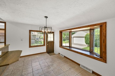 Spacious 4 bedroom, 2 full bathroom Cape Cod nestled on a - photo 16