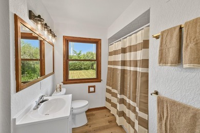 Spacious 4 bedroom, 2 full bathroom Cape Cod nestled on a - photo 22