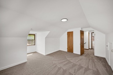 Spacious 4 bedroom, 2 full bathroom Cape Cod nestled on a - photo 24