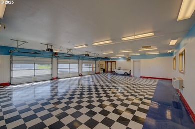 Ilwaco 3,600 sq ft custom house & garage, city water & sewer - photo 37