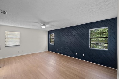 Welcome to this well-appointed single-family residence in North - photo 6