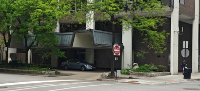 This one bedroom, one bathroom unit offers over 1,000 square - photo 1