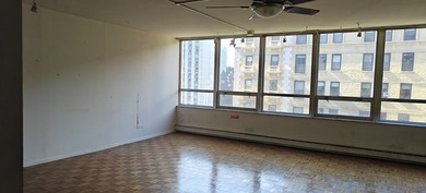 This one bedroom, one bathroom unit offers over 1,000 square - photo 5