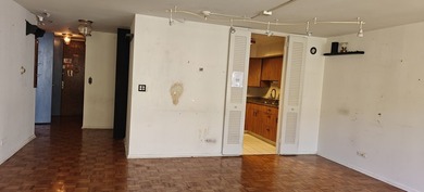This one bedroom, one bathroom unit offers over 1,000 square - photo 9