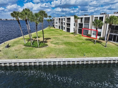 Breathtaking Wide Riverfront Living in Stuart -Rarely available - photo 11