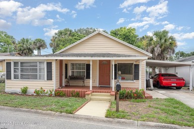This inviting home offers just over 1,000 sq ft of living space - photo 1