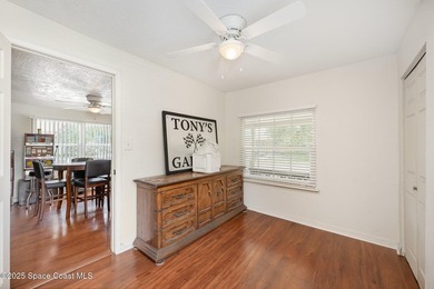 This inviting home offers just over 1,000 sq ft of living space - photo 2
