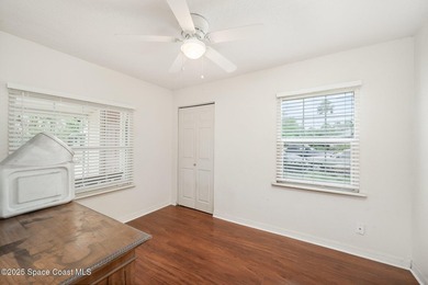 This inviting home offers just over 1,000 sq ft of living space - photo 3
