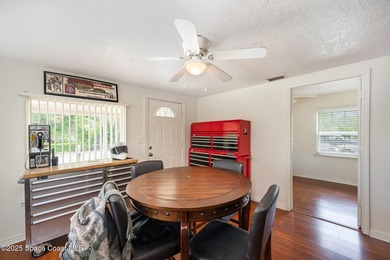 This inviting home offers just over 1,000 sq ft of living space - photo 5